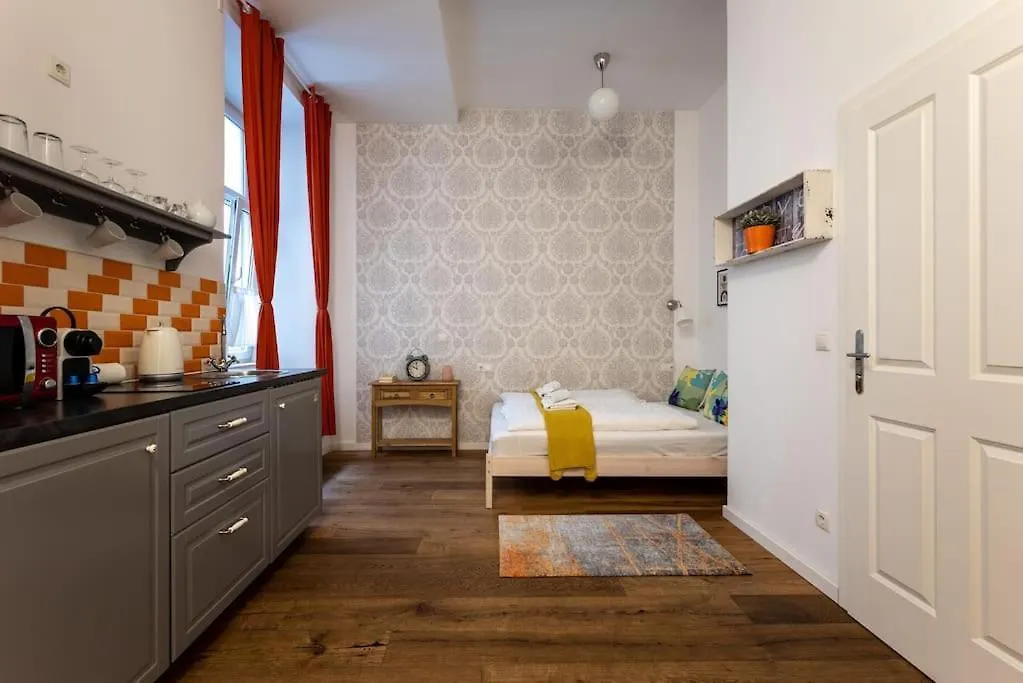 Compact Studio Near Center By Hm Vienna 0*,